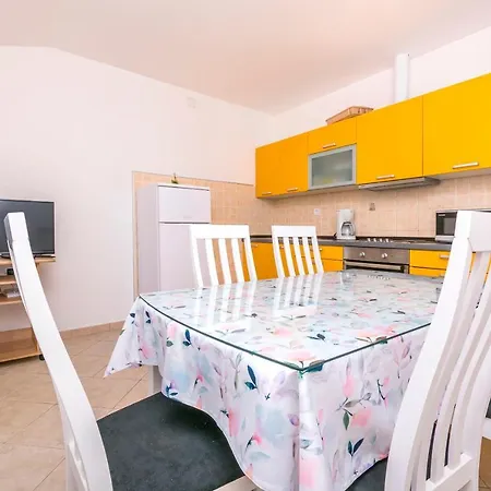 Cvitkovic Apartment *