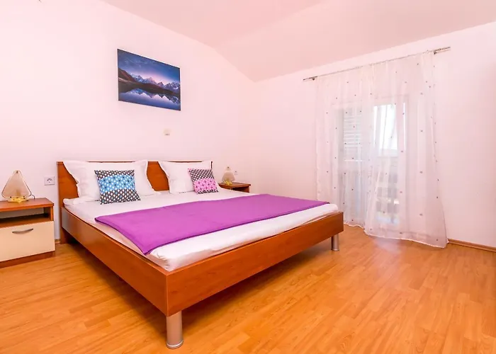 Cvitkovic Rogoznica (Sibenik-Knin)